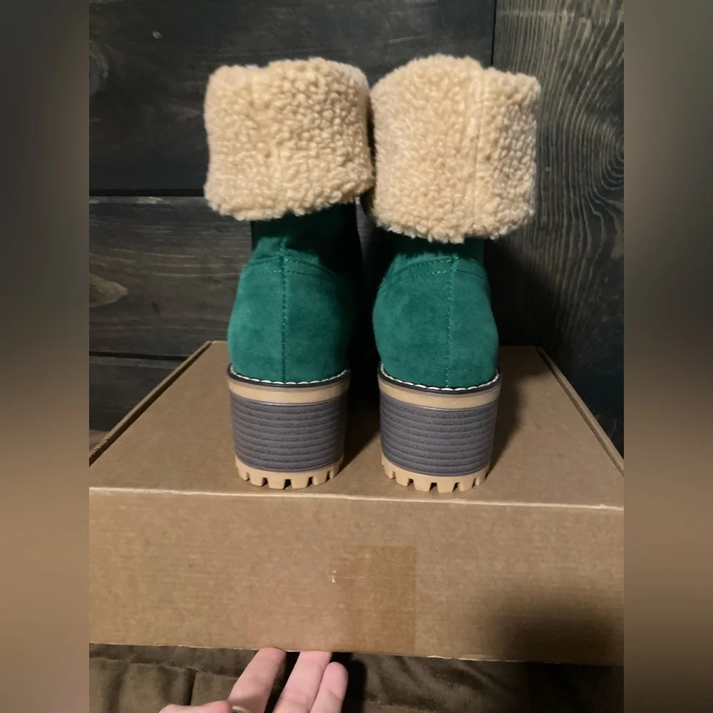 Green Suede Boots with Faux Fur Cuff, size eu 41 US 11, new in box, chunky heel - Picture 8 of 9